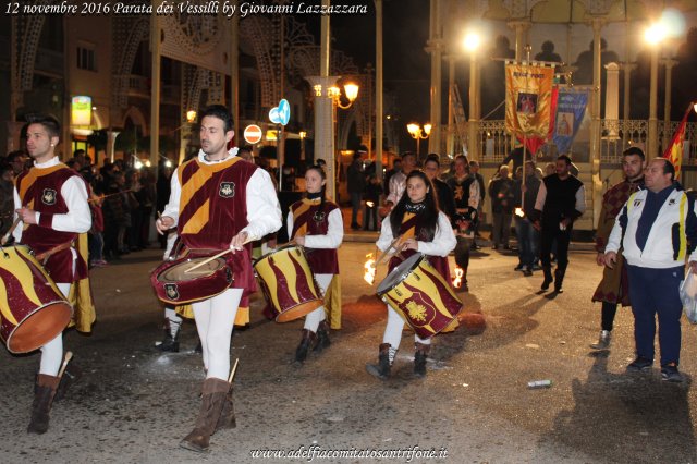 12 Novembre - Parata dei Vessilli